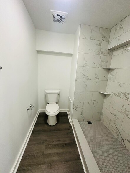 Building Photo - 70 Paddle Boat Ln