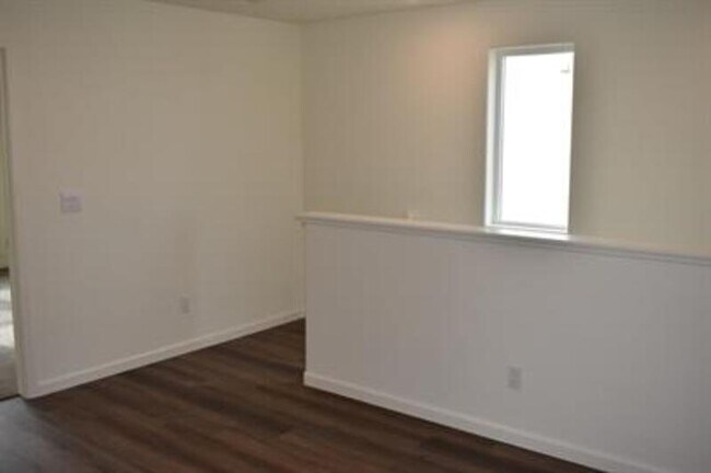 Building Photo - 4523 Iris Ct