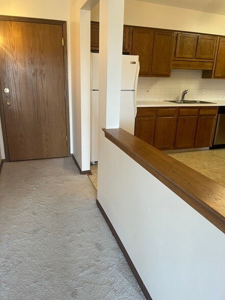 Building Photo - 6400 W Berteau Ave