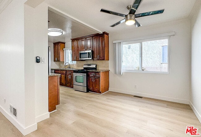 Building Photo - 2607 Abbot Kinney Blvd