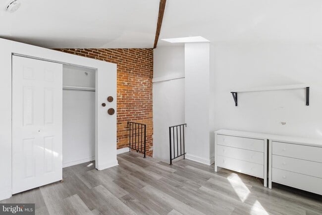 Building Photo - 251 Fulton St