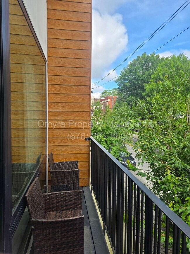 Building Photo - Luxurious 3 Bedroom Home near East Atlanta!