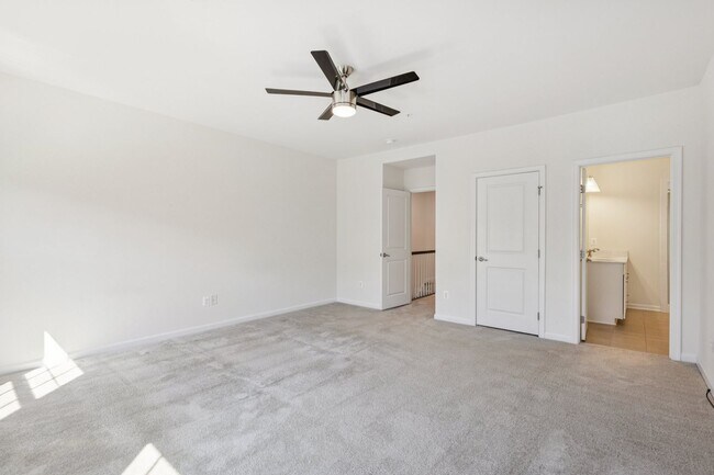 Building Photo - Welcome to this stunning 3-bedroom, 2.5-ba...