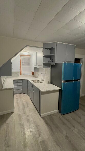 Building Photo - 58 Chapin St