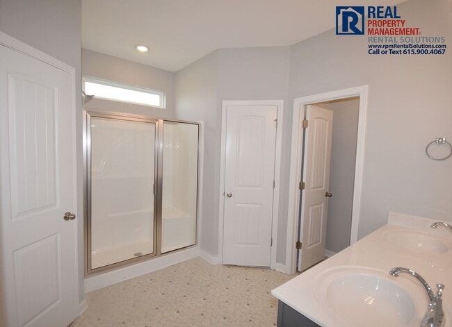 Building Photo - 1142 Bluecreek Cir