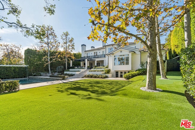 Building Photo - 458 Toyopa Dr