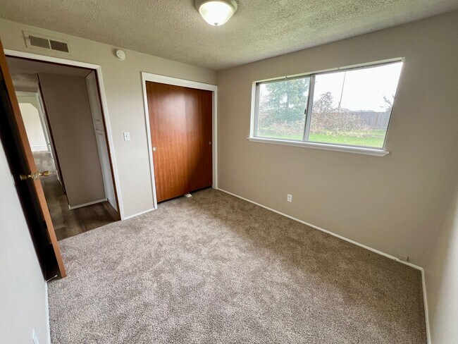 Building Photo - **$500 Move In Special** Newly Renovated 3...