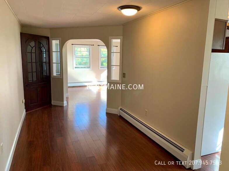 Building Photo - 198 Main Rd N