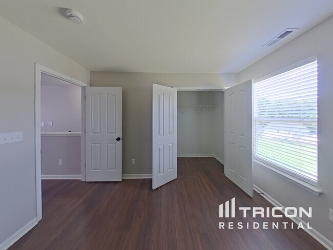 Building Photo - 1522 Ladora Dr