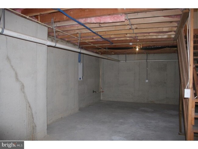 Building Photo - 529 Stone Ridge Dr