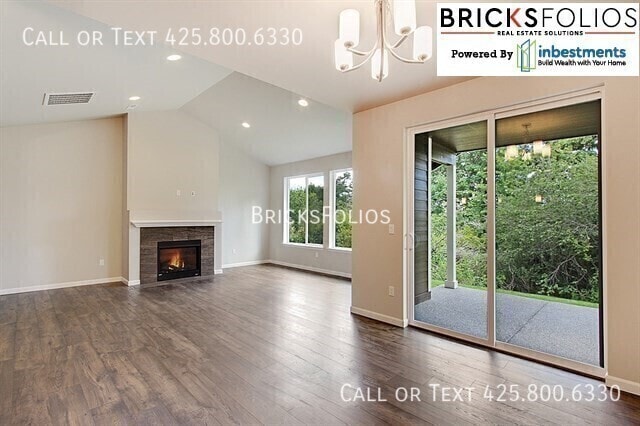 Building Photo - Lacey Living Awaits You – Comfort and Styl...