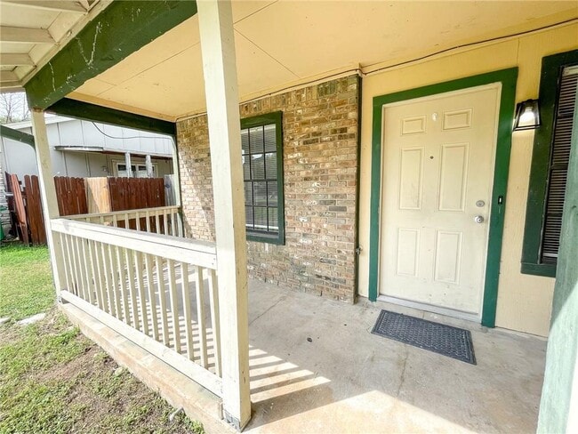 Building Photo - 12407 Tree Line Dr
