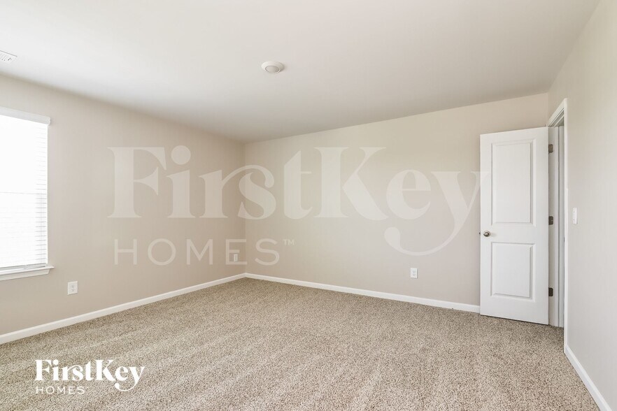 Building Photo - 6849 Keeneland Dr