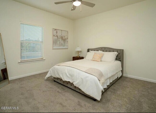 Building Photo - 1074 Hoppas Ct