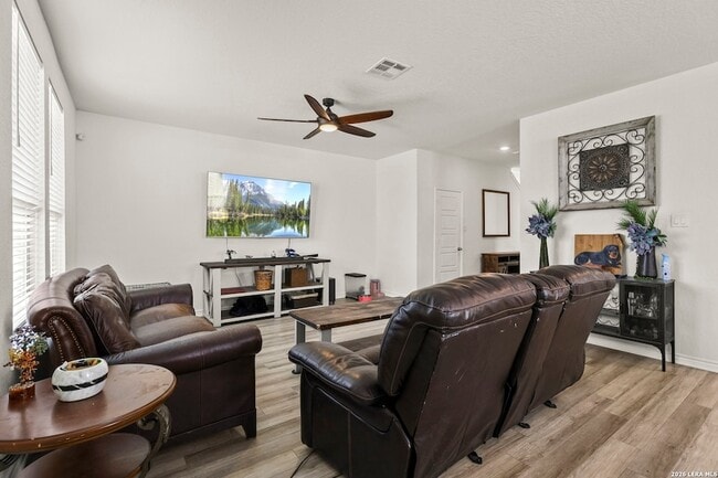Building Photo - 355 Deer Crest Dr