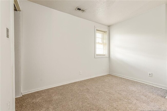 Building Photo - 210 S Plymouth St