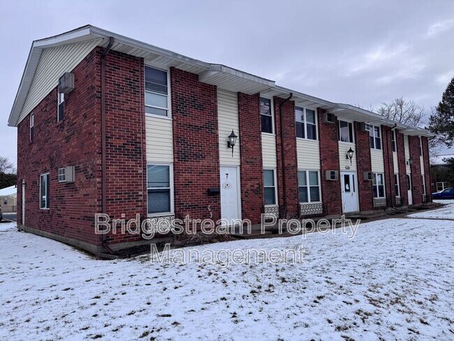 Building Photo - 1299-1 Sanlor