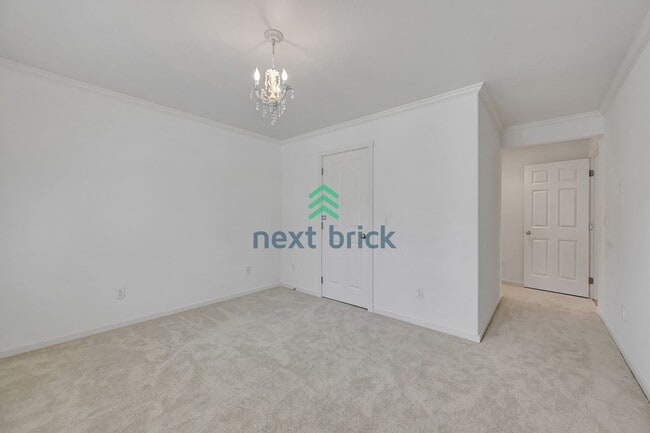 Building Photo - 3 BED & 2.5 BATH Town house FOR RENT
