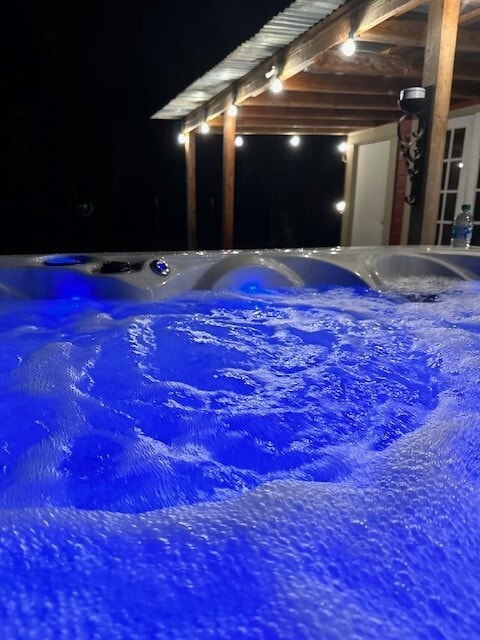 Building Photo - 212 N Resident St