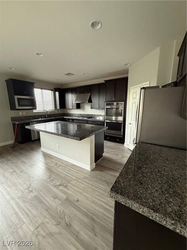 Building Photo - 7793 Britton Rose Dr