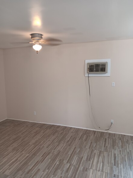 Building Photo - 327 Adeline St
