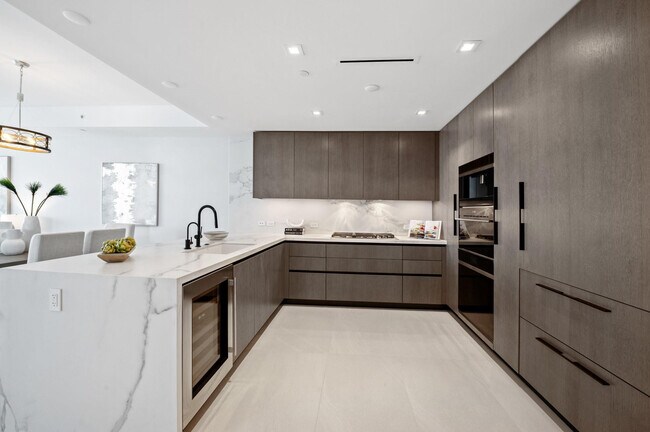 Building Photo - 1116 N Ocean Blvd