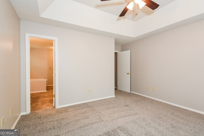 Building Photo - 4034 Sharon Woods Dr