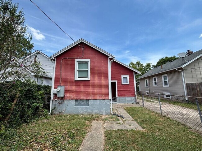 Building Photo - 24 Lutz Ave