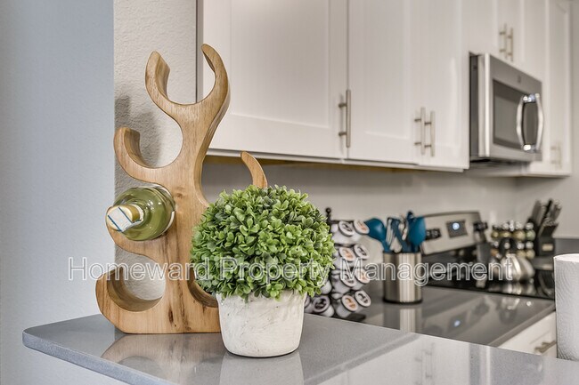 Building Photo - 4016 Sheraton Rd