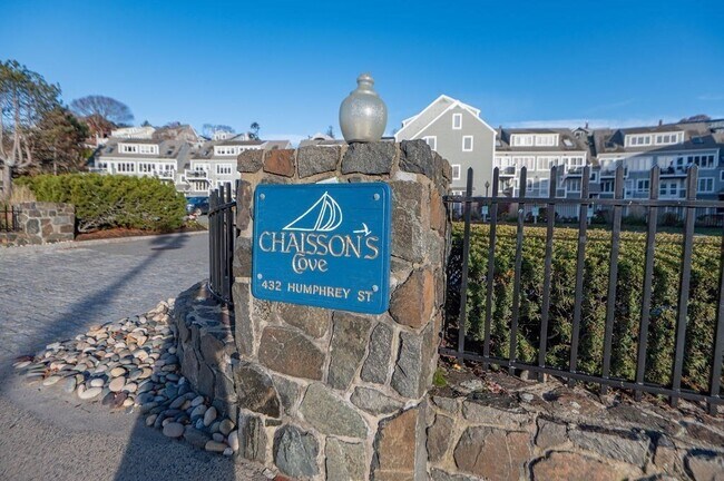 Building Photo - 432 Humphrey St