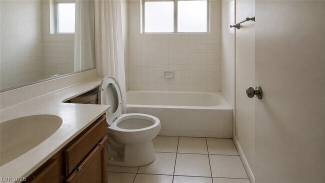 Building Photo - 44 Fantasia Ln