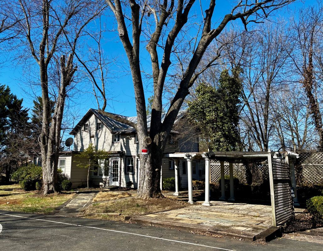 Building Photo - 8122 John Mosby Hwy