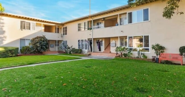 Building Photo - **MOVE-IN DEPOSIT SPECIAL** Lovely 2 Bedroom & 1 Bathroom