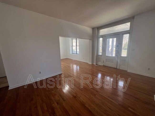 Building Photo - 4362 McPherson Ave