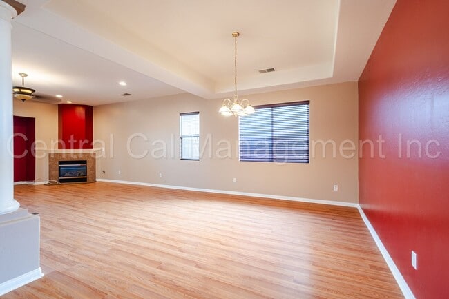 Building Photo - 3 Bedroom/2 Bath Home in Highly Desirable ...