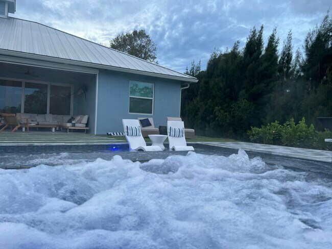 Building Photo - 3155 SW 78th Ave