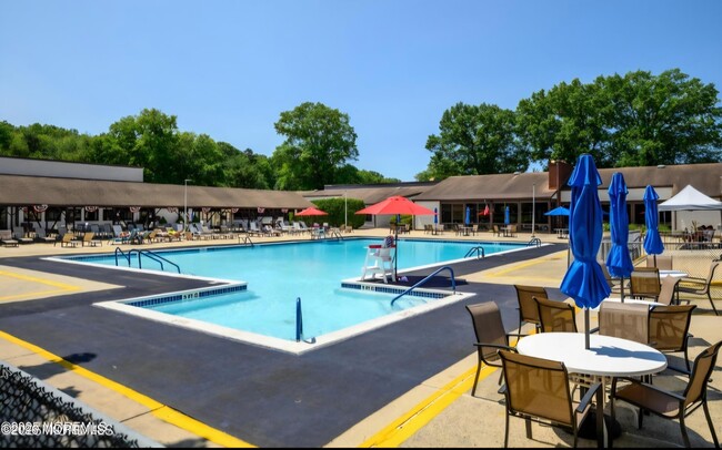 Building Photo - 59 Amberly Dr