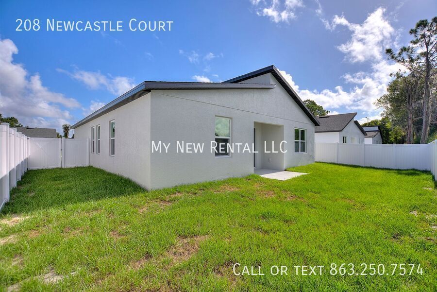 Building Photo - 208 Newcastle