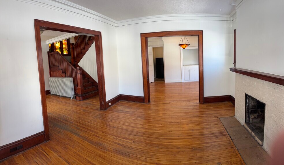 Building Photo - 2600 Emerson Ave S