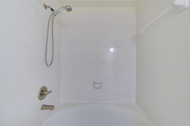 Building Photo - 830 W Heights Hollow Ln