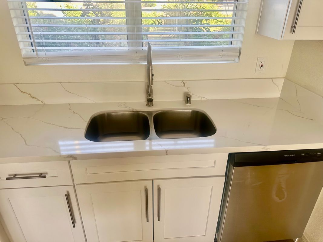 Building Photo - 2731 Erringer Rd