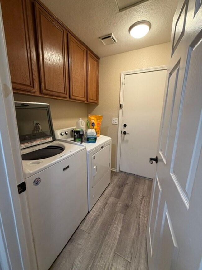 Building Photo - 5211 Moonlight Way