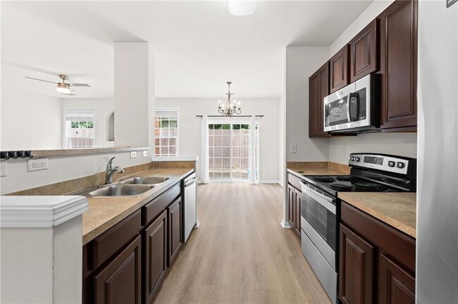 Building Photo - 1058 Treymont Ln SW