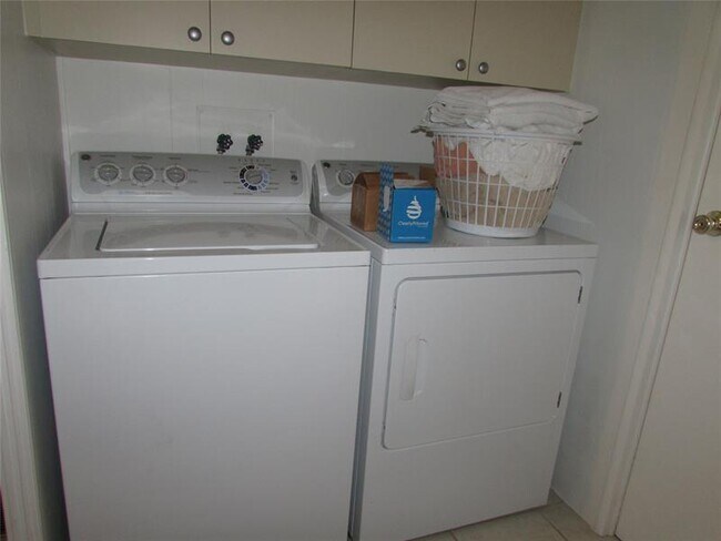 Building Photo - 5249 NW 4th Terrace