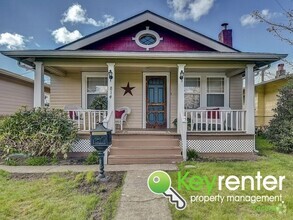 Building Photo - Beautiful Craftsman home in north Tacoma, WA!