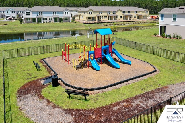 Building Photo - 152 Redbud Rd