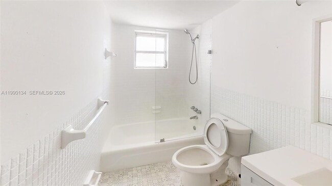 Building Photo - 1340 Lincoln Rd