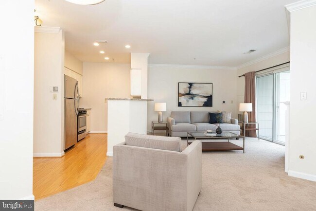 Building Photo - 2204 Westcourt Ln