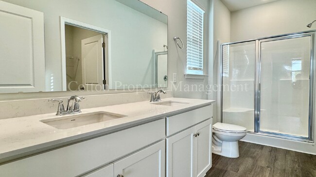 Building Photo - 2516 Centerway Ln