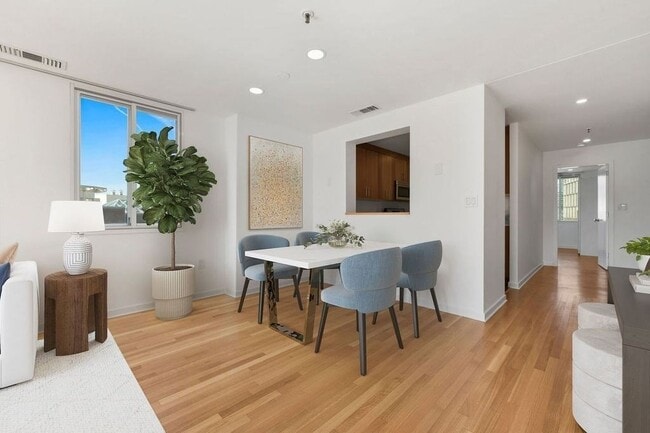 Building Photo - 4 Canal Park